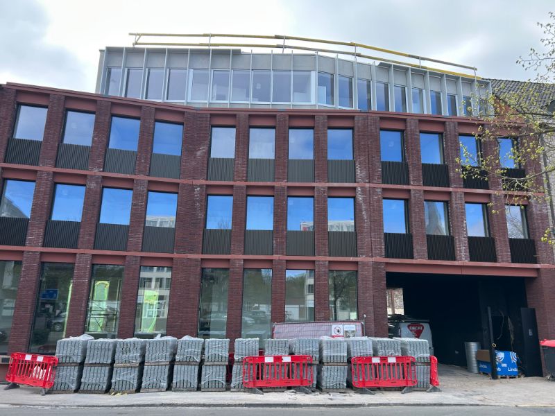 Nieuwe studentenkamer op een top locatie in centrum Kortrijk met zicht op plein. foto 12