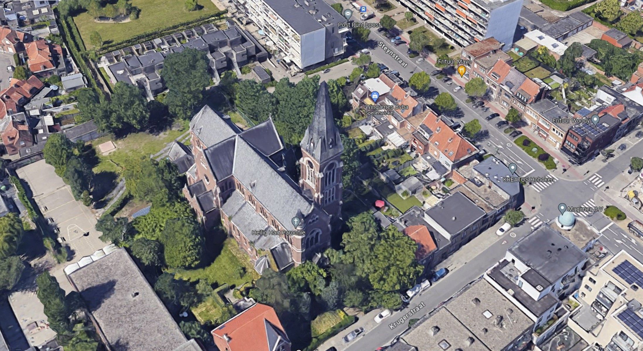 KERK met bouwgrond en pastorij foto 9