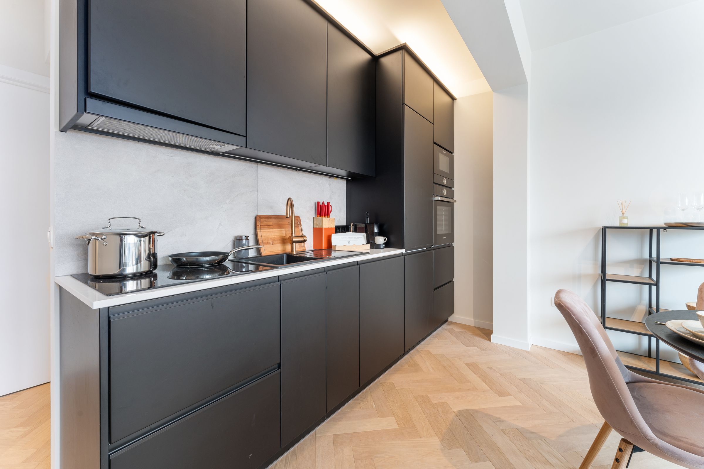 Volledig gerenoveerd 2-slaapkamerappartement  foto 4