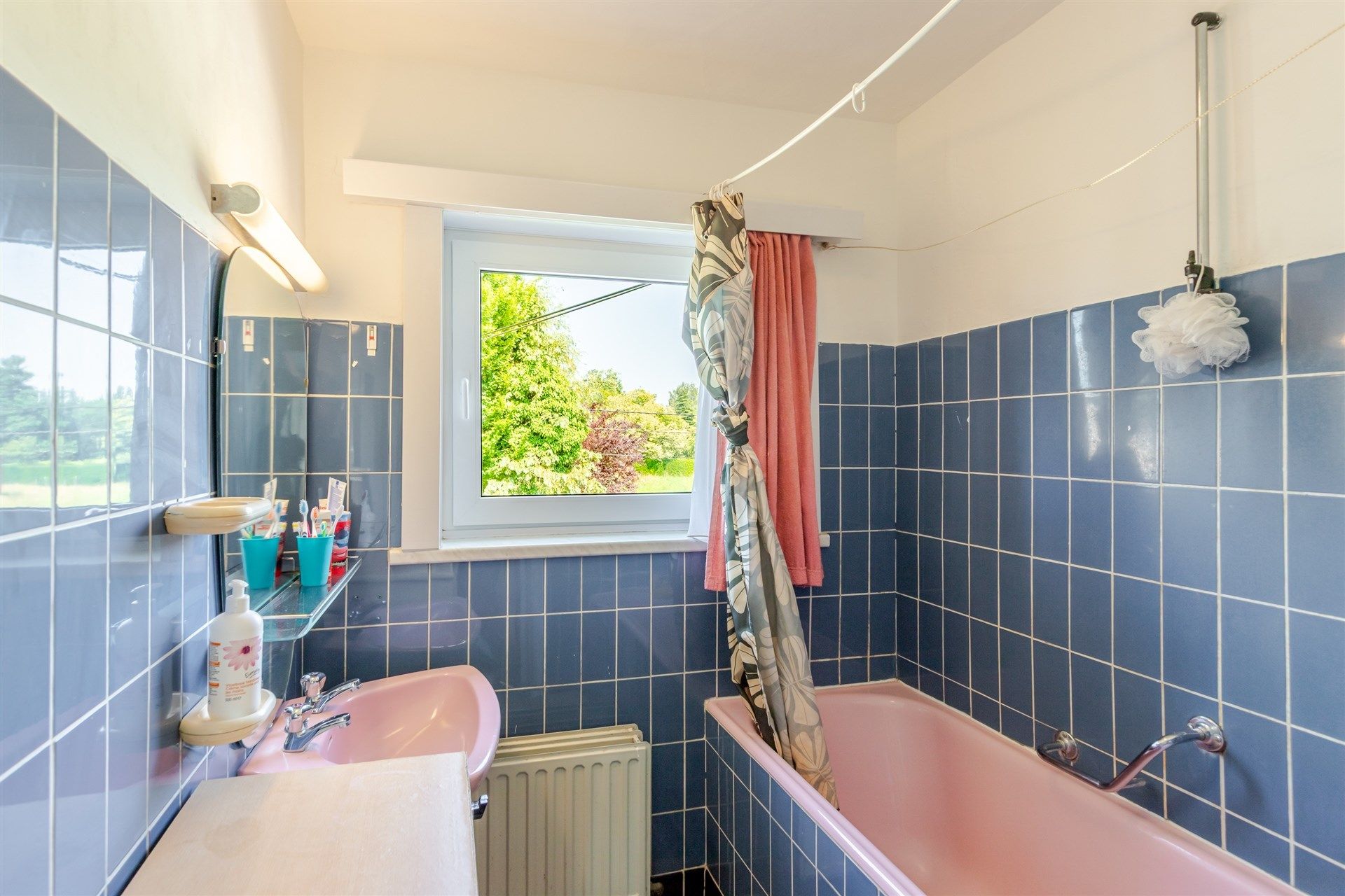 Halfopen bebouwing met 3 slk en tuin op goede ligging foto 16