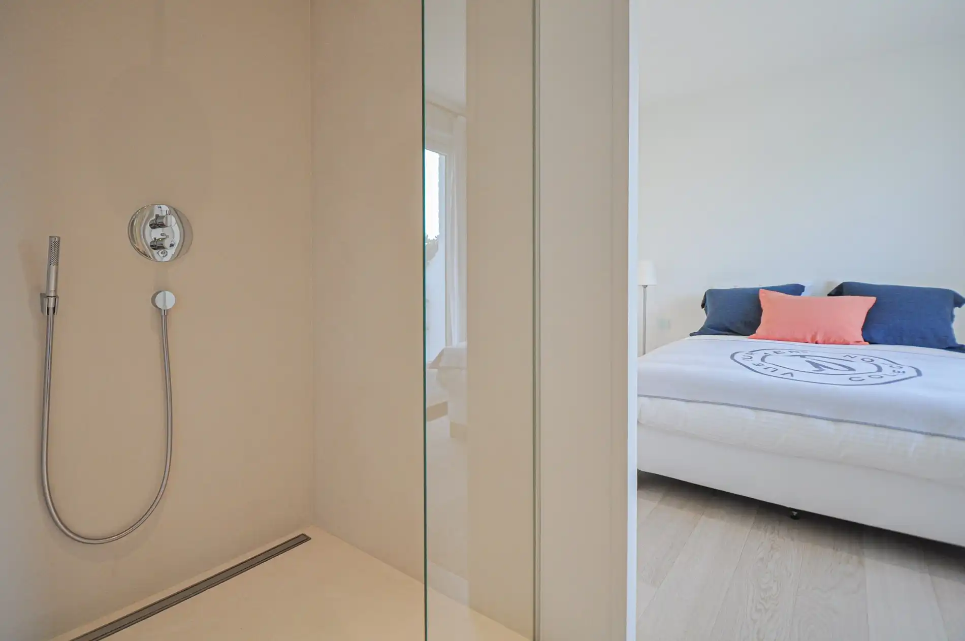 Subliem hoekappartement met ruime terrassen gelegen in het prestigieuze domein Tennis Garden. foto 36