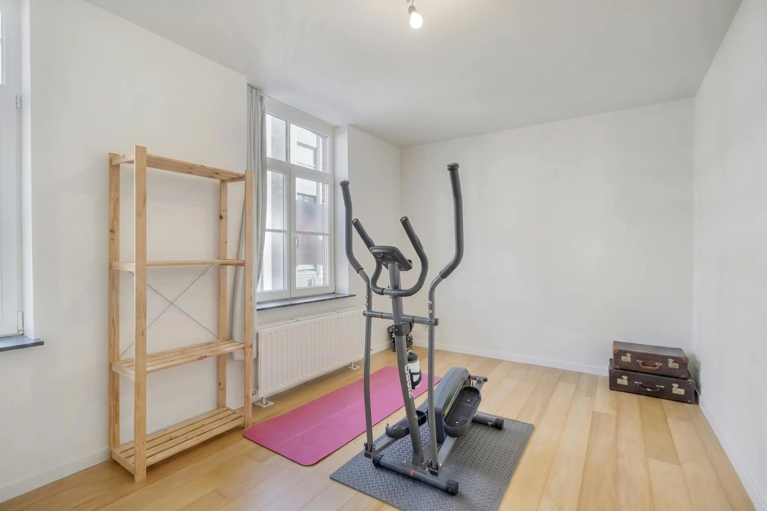 Instapklaar huis met 4 slaapkamers te koop in Kristus Koning foto 7
