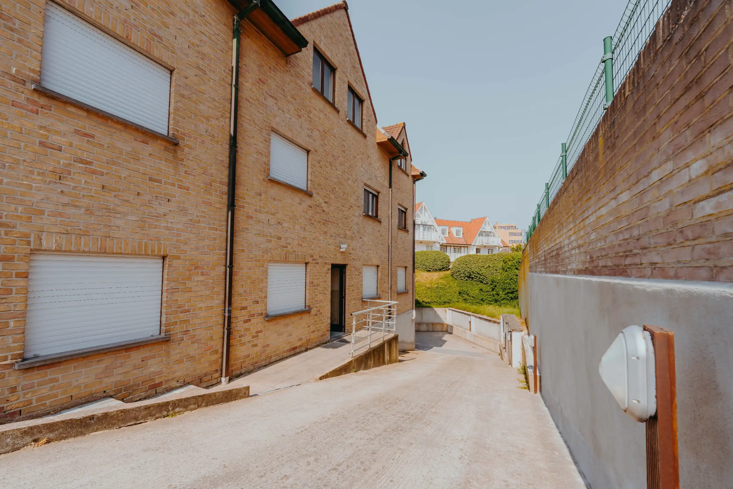 Privé garagebox vlak bij het strand van Sint-André Oostduinkerke foto 3