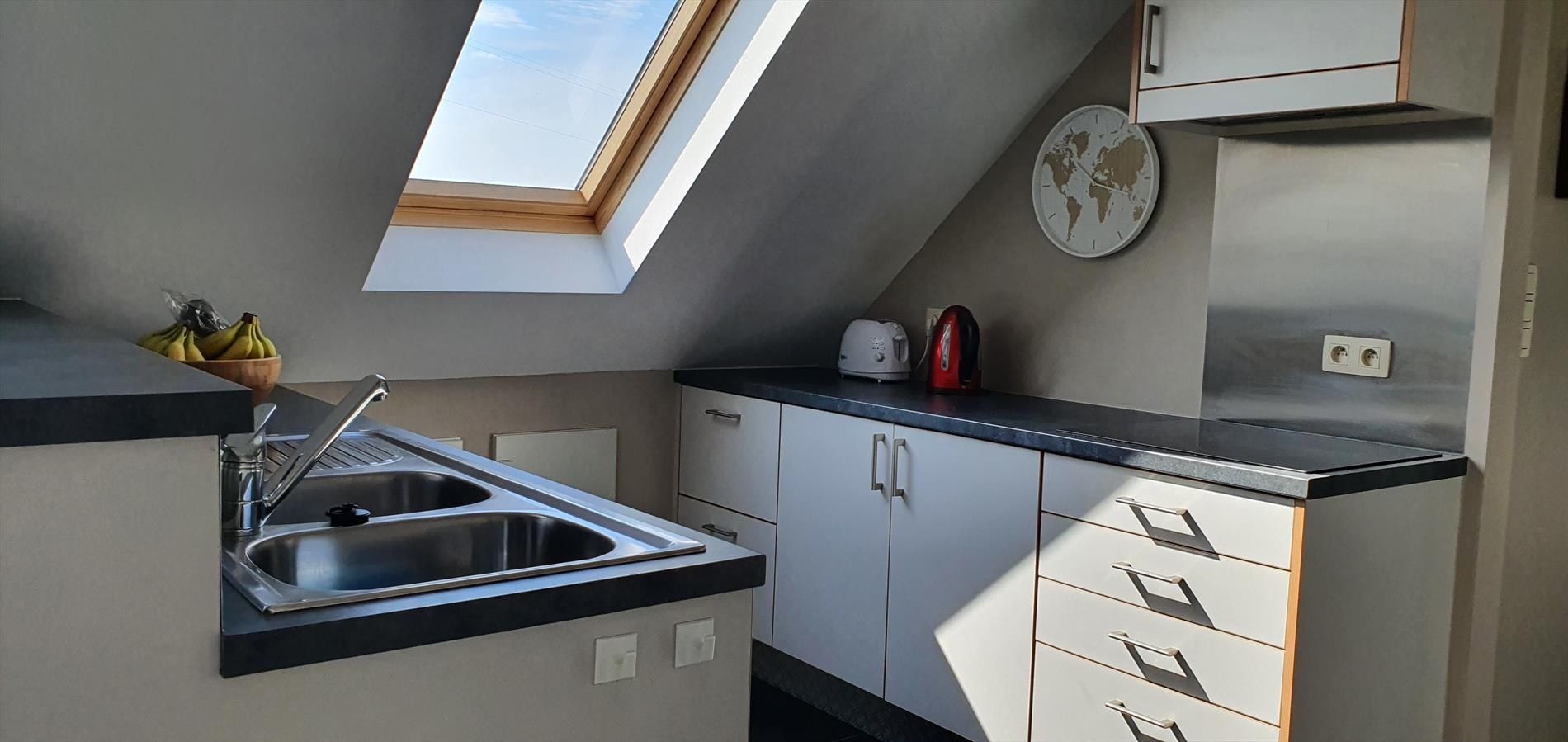 Tof dakappartement met 1 slaapkamer in rustig gebouw ! foto 8