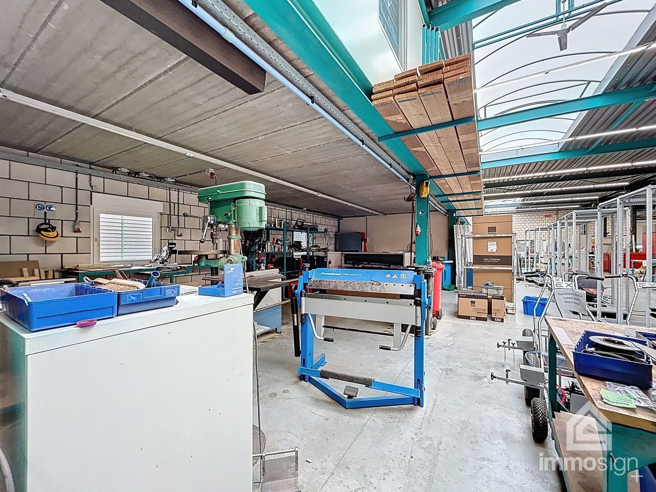 Handelspand met magazijn, kantoorruimte en instapklare woning te Lommel foto 12