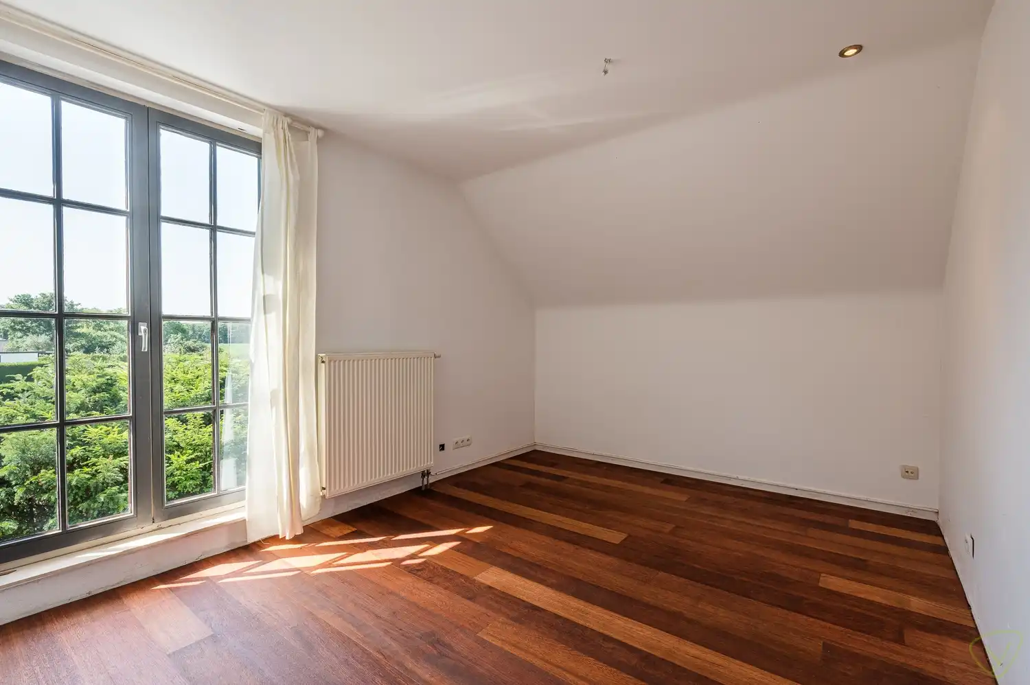 Veelzijdig handelspand met woonst op toplocatie in Lembeke foto 16