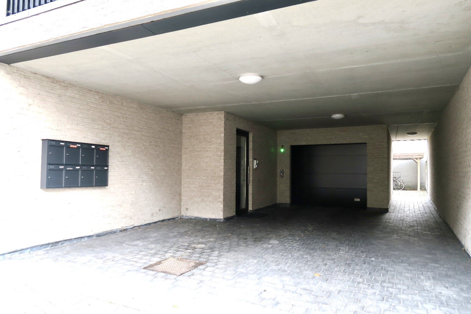 Bijna-nieuwbouw gelijkvloers appartement met tuin. foto 21