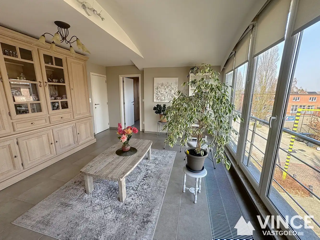 Ruim twee-slaapkamerappartement  met zonnig terras foto 6