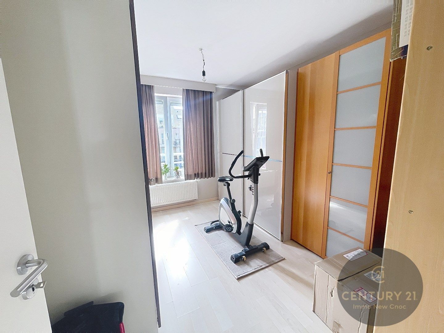 Ruim en lichtrijk appartement gelegen op de Lippenslaan foto 8