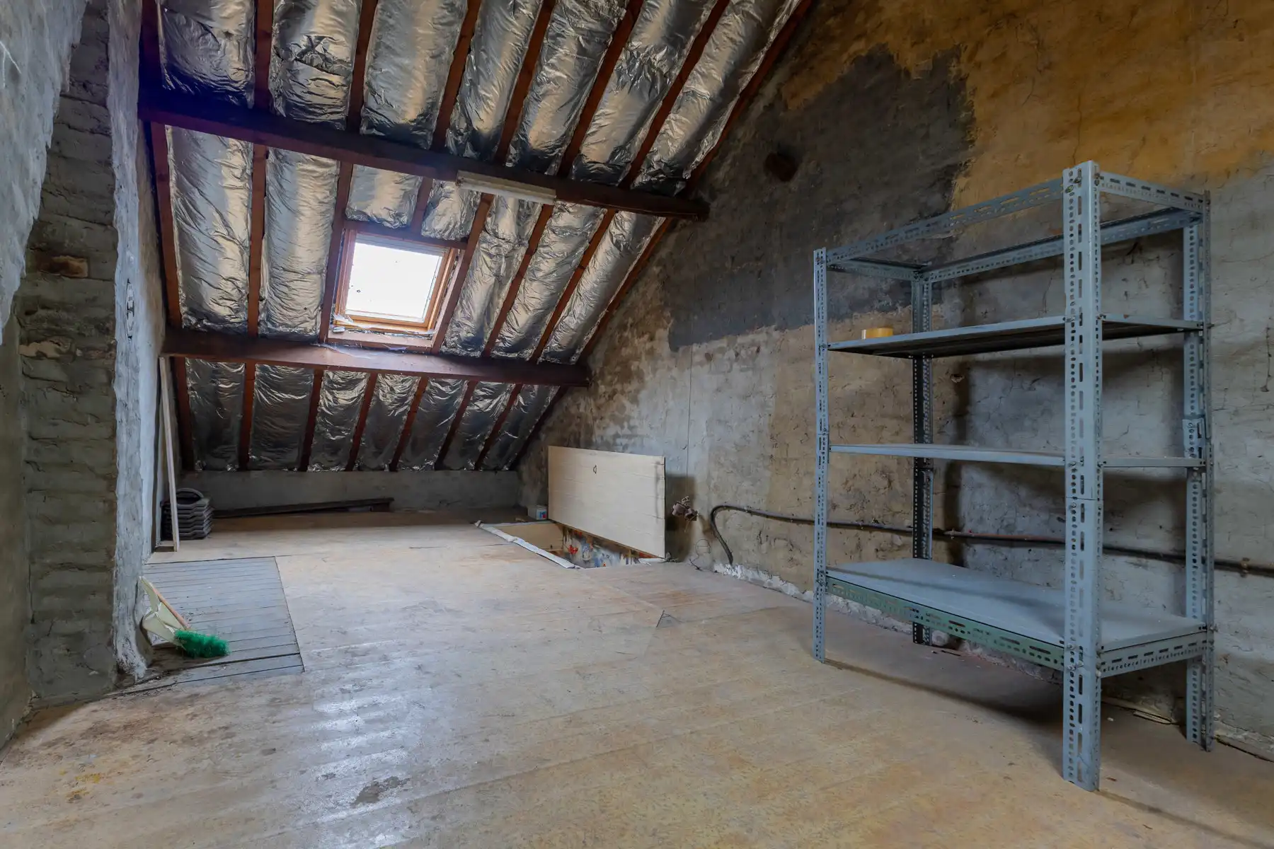 Te renoveren woning met 2 slaapkamers en inrichtbare zolder foto 12