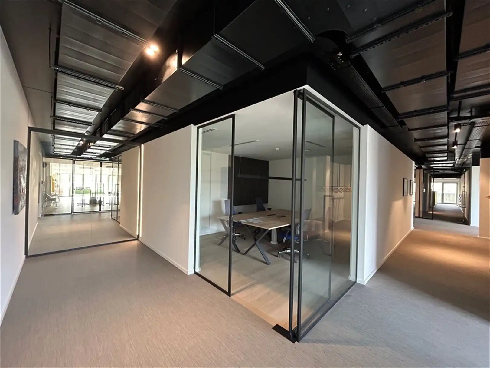 Kantoorgebouw foto 5