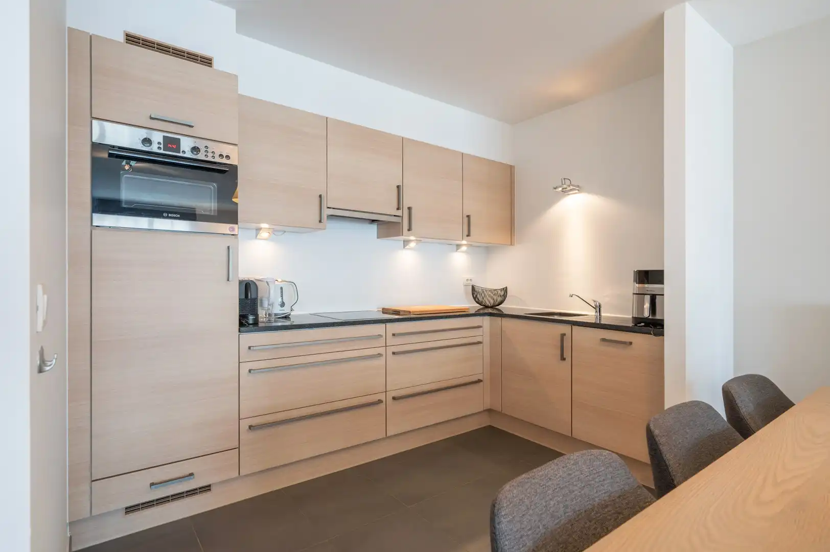 Ruim en instapklaar appartement met drie slaapkamers, centraal gelegen in Knokke. foto 9