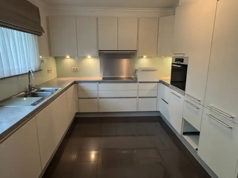 Gelijkvloers appartement met 2 slaapkamers foto 13