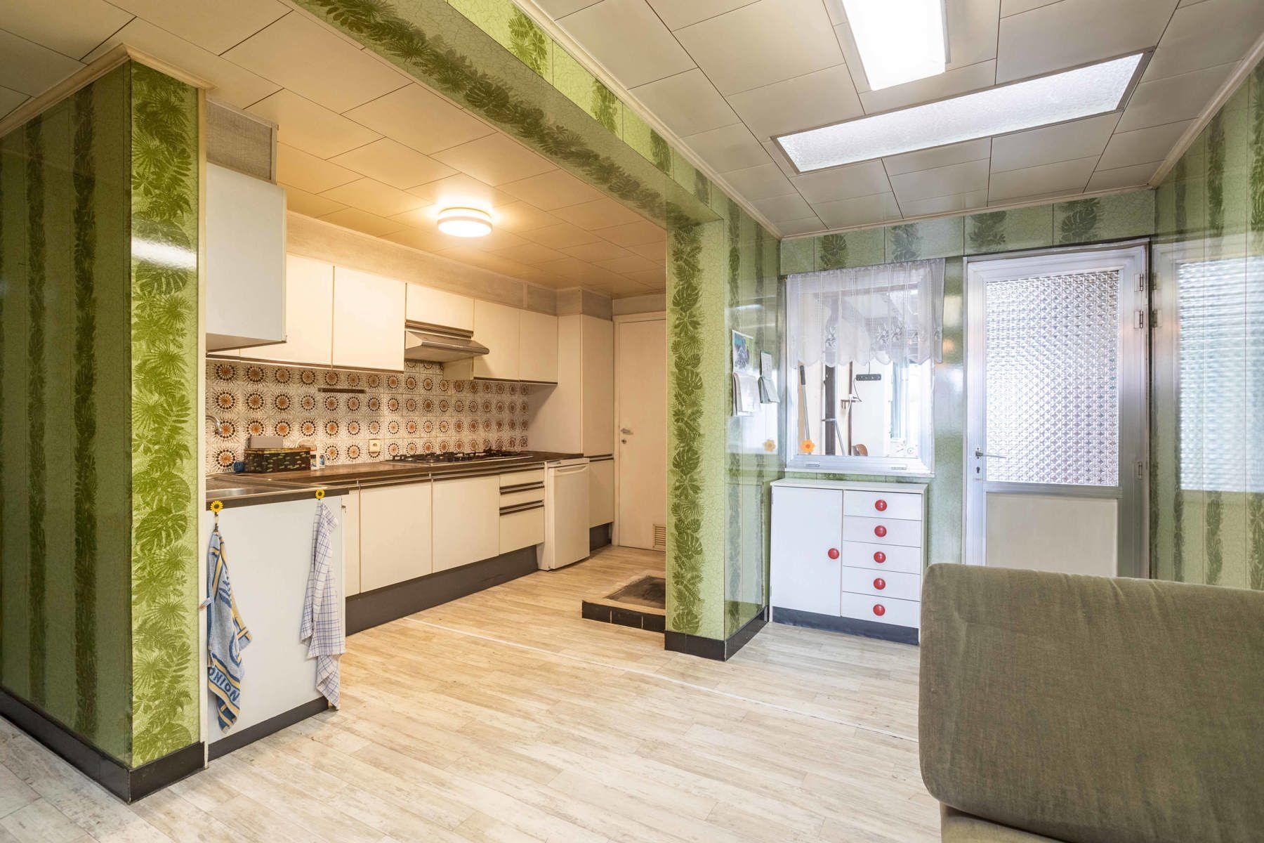 Te renoveren rijwoning met 3 slpk te Aalst! foto 8