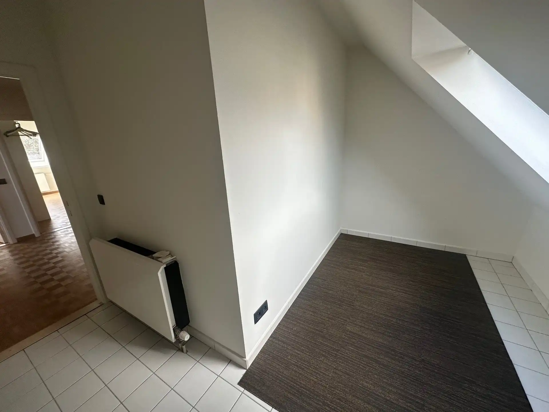 Ruim duplex-appartement met 3 slaapkamers en 2 autostaanplaatsen foto 19