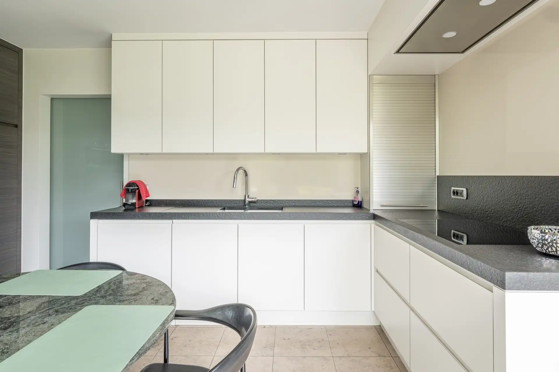 LUXUEUZE GELIJKVLOERSE VILLA foto 6