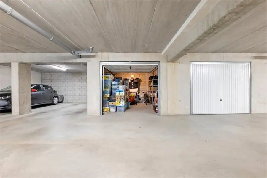 CENTRAAL GELEGEN APPARTEMENT MET RUIM TERRAS EN GARAGEBOX IN SINT-TRUIDEN foto 26