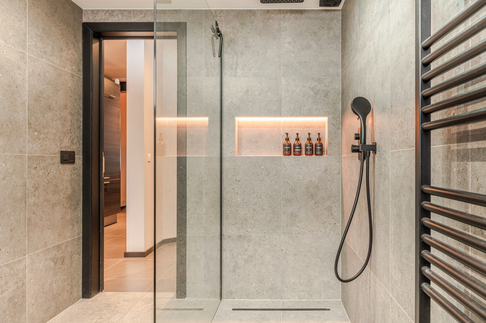 Gezellige starterswoning met garage. foto 8