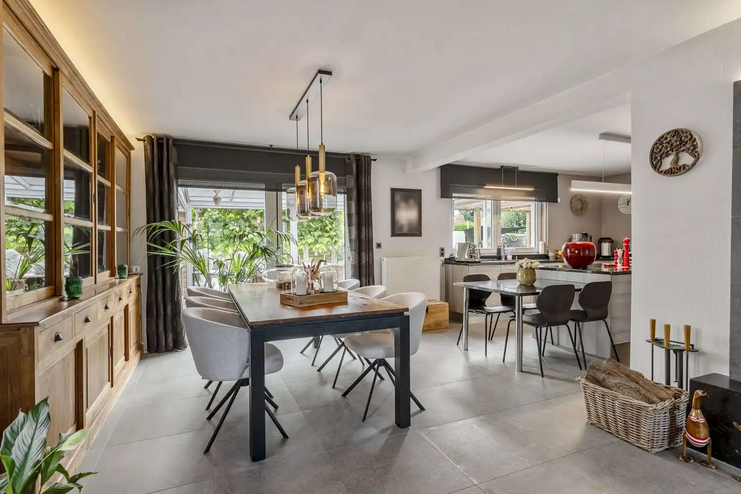 Instapklare woning met drie slaapkamers en zuidwest georiënteerde tuin! foto 3