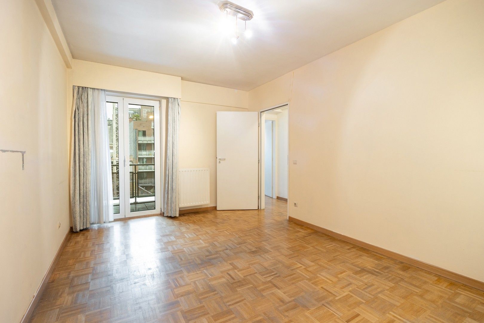 APPARTEMENT + STAANPLAATS foto 10