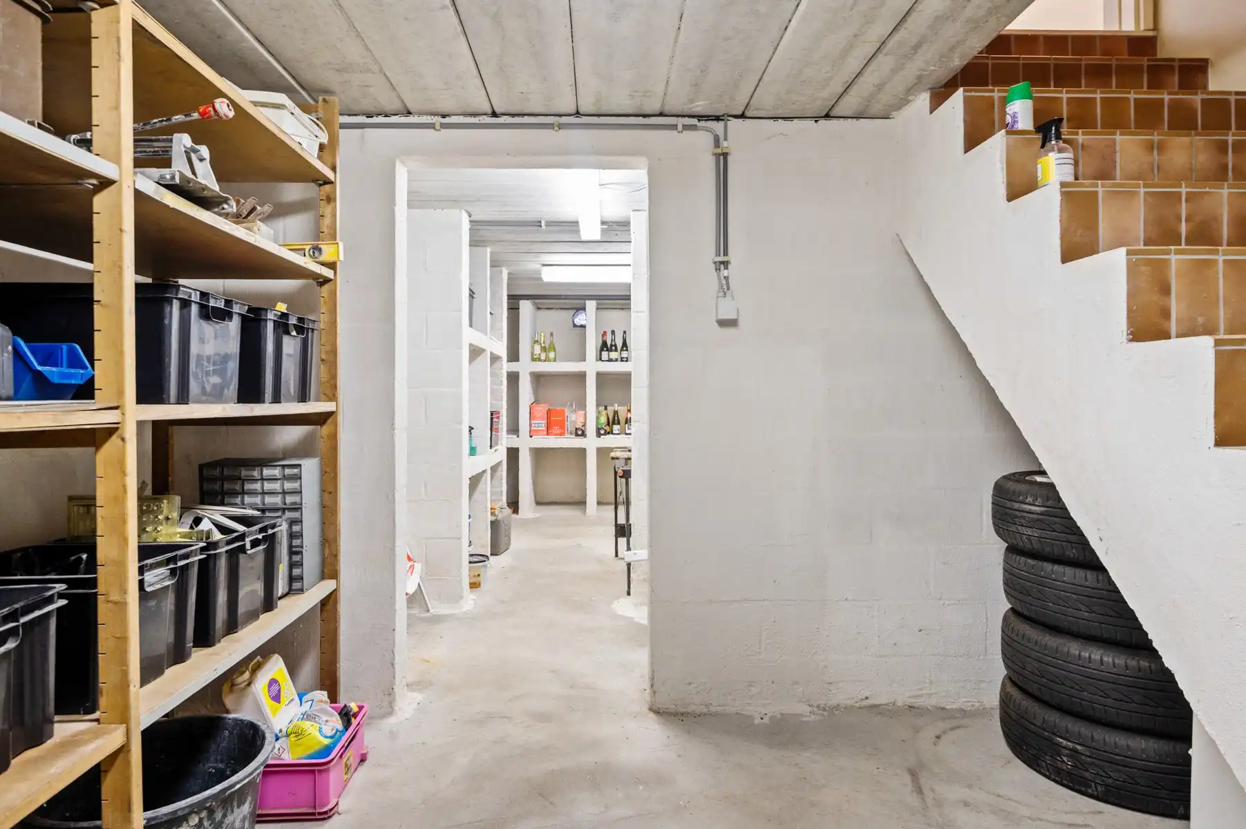 Ruime en lichtrijke villa in rustige, groene omgeving foto 35