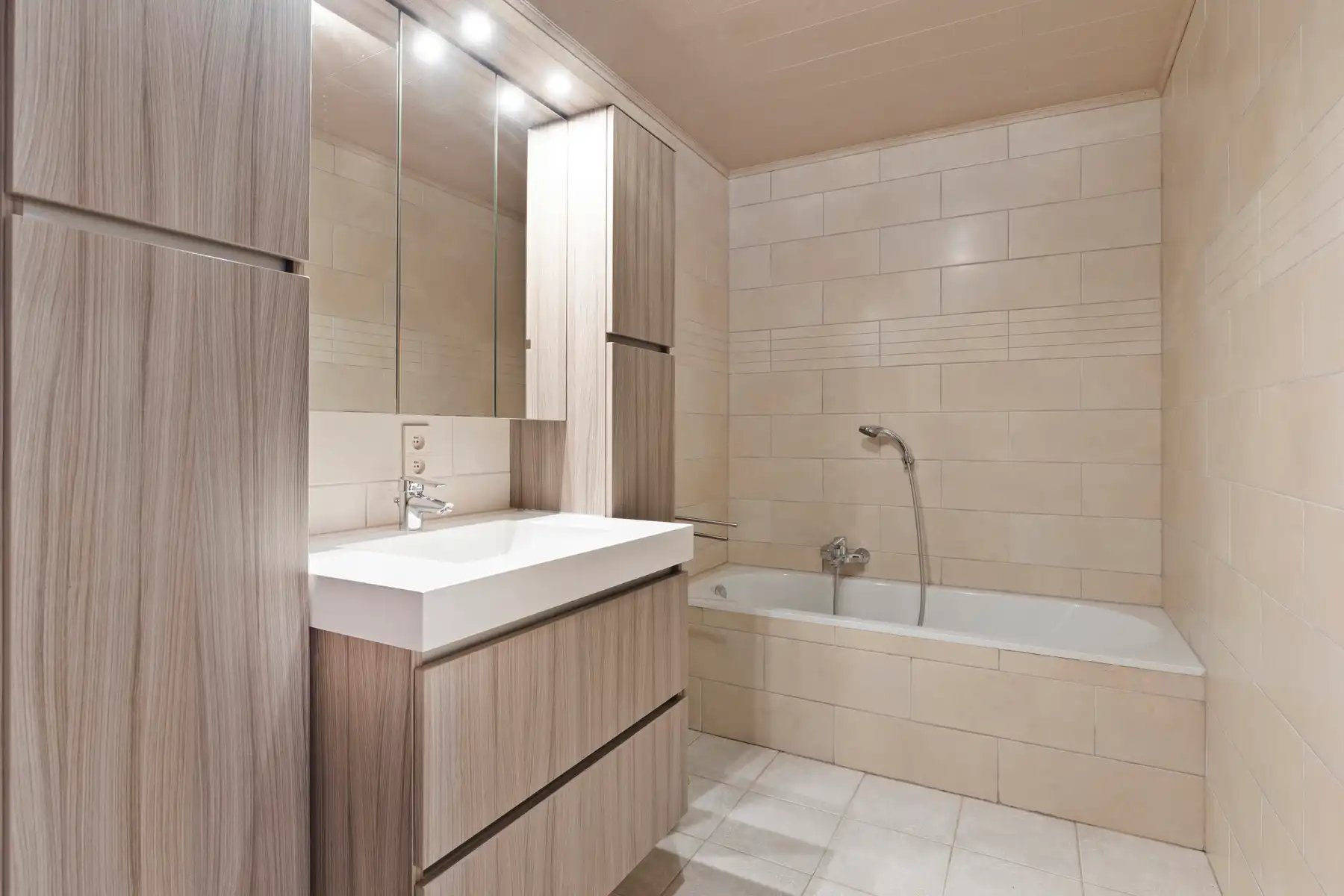 *** ONDER COMPROMIS NA 1STE BEZOEKDAG! ***  foto 8