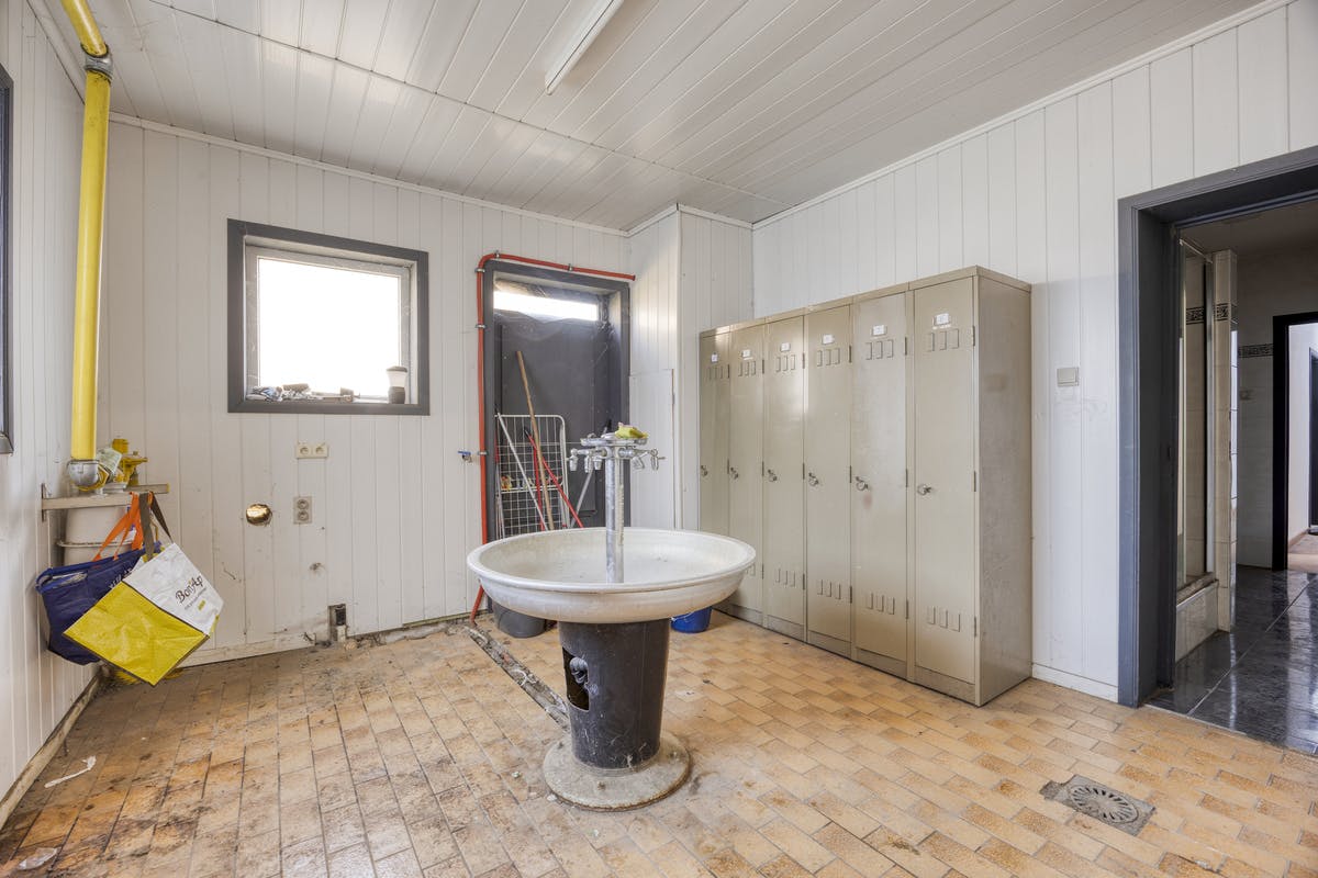 Magazijn met woonst en burelen in Adegem (Maldegem) foto 23