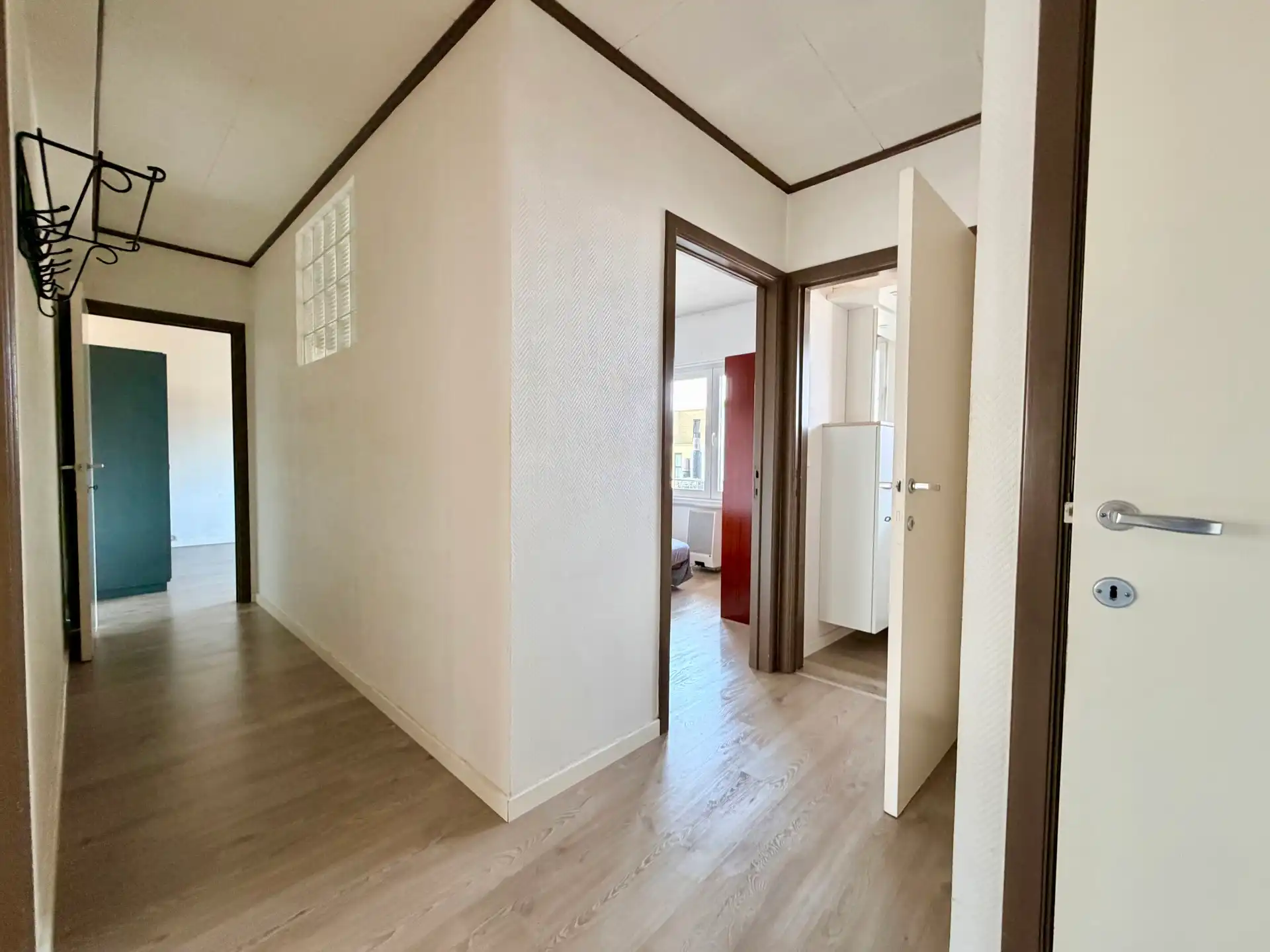 Instapklaar 2-slaapkamerappartement met zonnig terras te koop in De Panne foto 8
