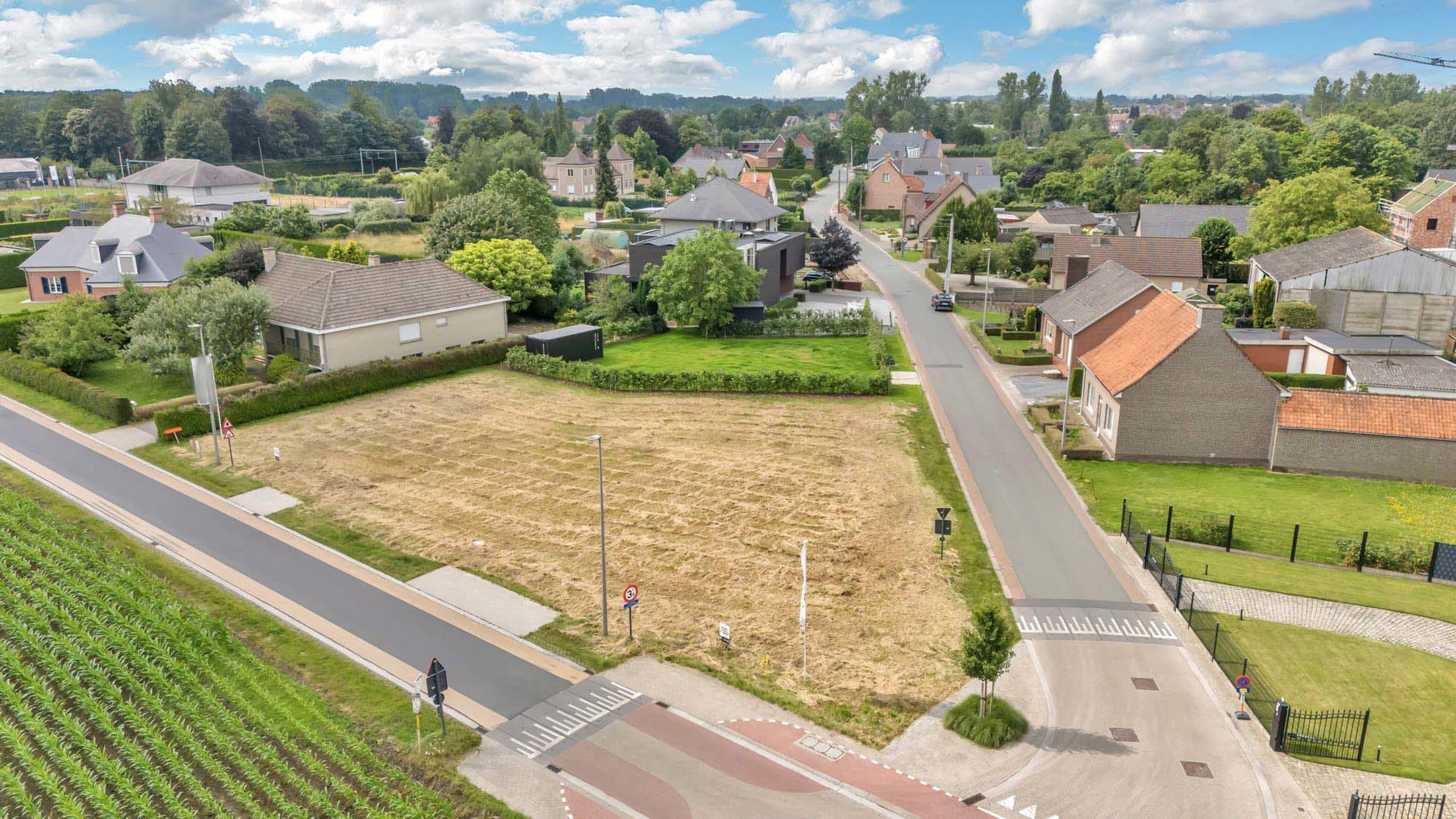 3 Bouwgronden te koop nabij de dorpskern van Olsene foto 1