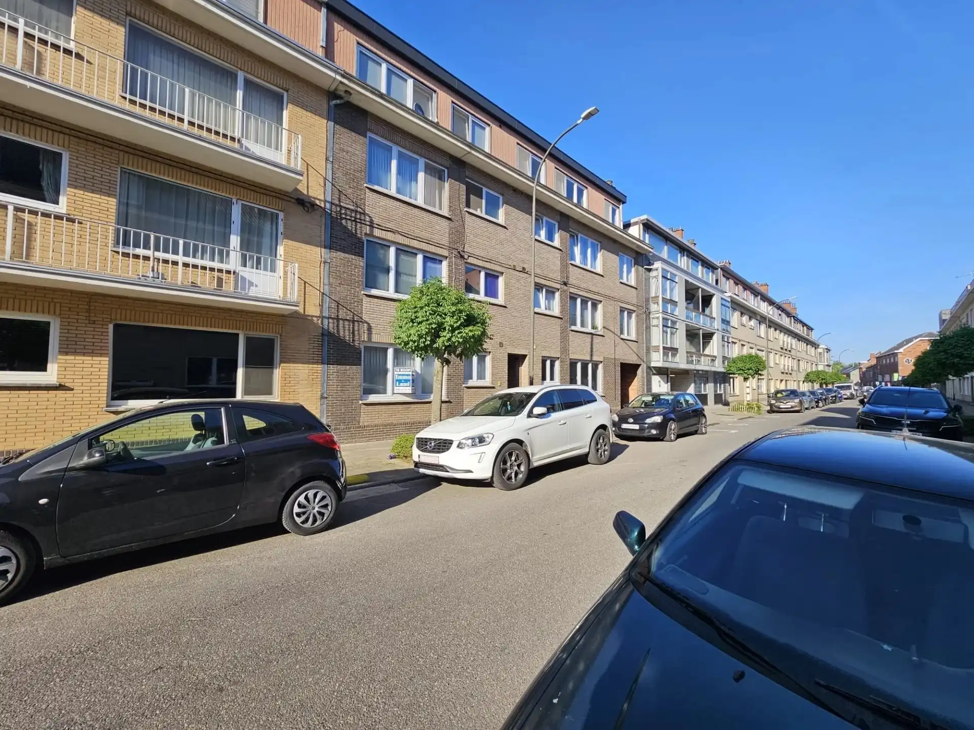 Gelijkvloer appartement gelegen net buiten de kleine ring van Hasselt foto {{pictureIndex}}