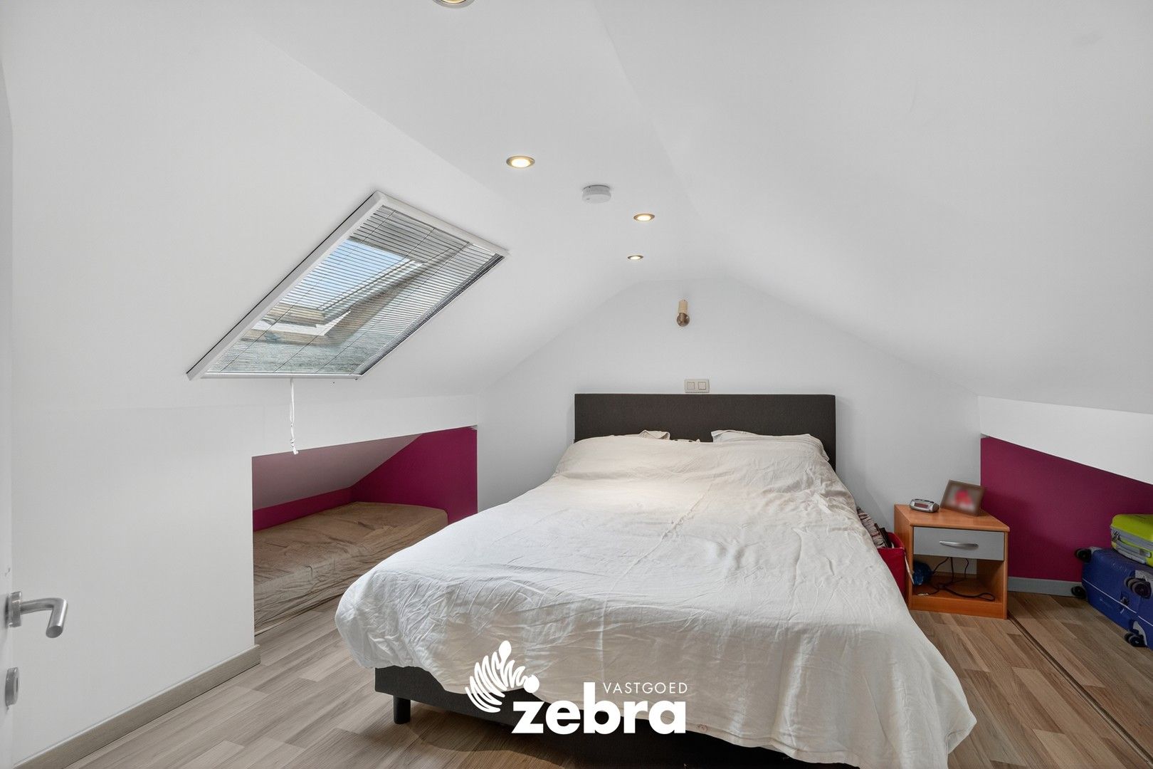 Ruime, instapklare woning met 5 slaapkamers en dubbele garage te Koolskamp! foto 17