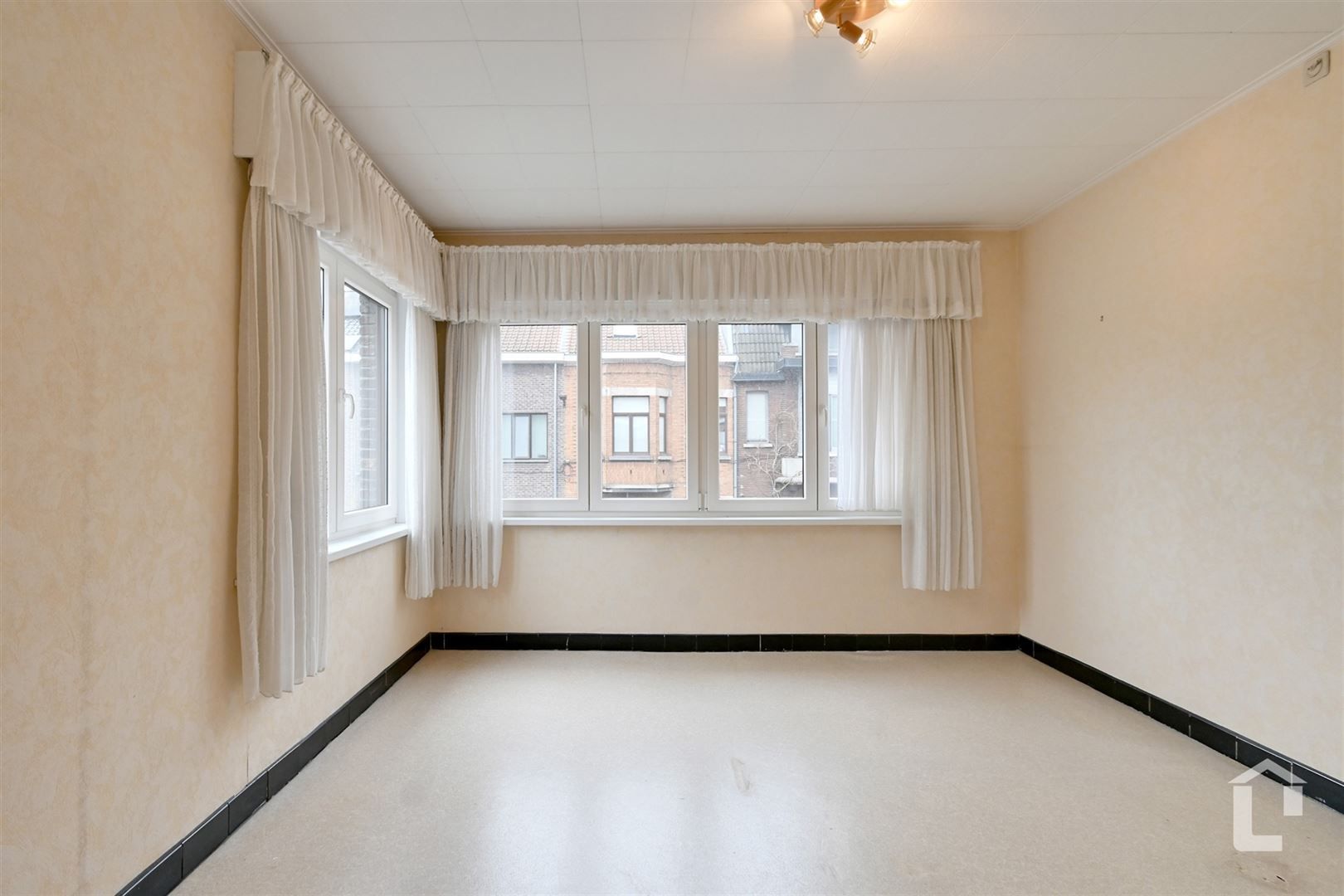Te renoveren stadswoning tussen Gent en Oostakker foto 6