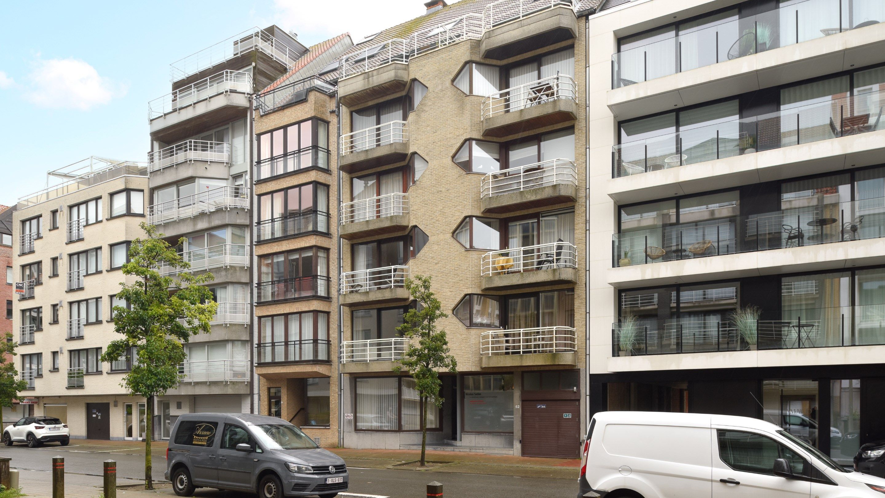 Tot in de puntjes afgewerkt en gemeubeld appartement met 3 volwaardige slaapkamers centraal gelegen op de Leopoldlaan te Knokke. foto 11