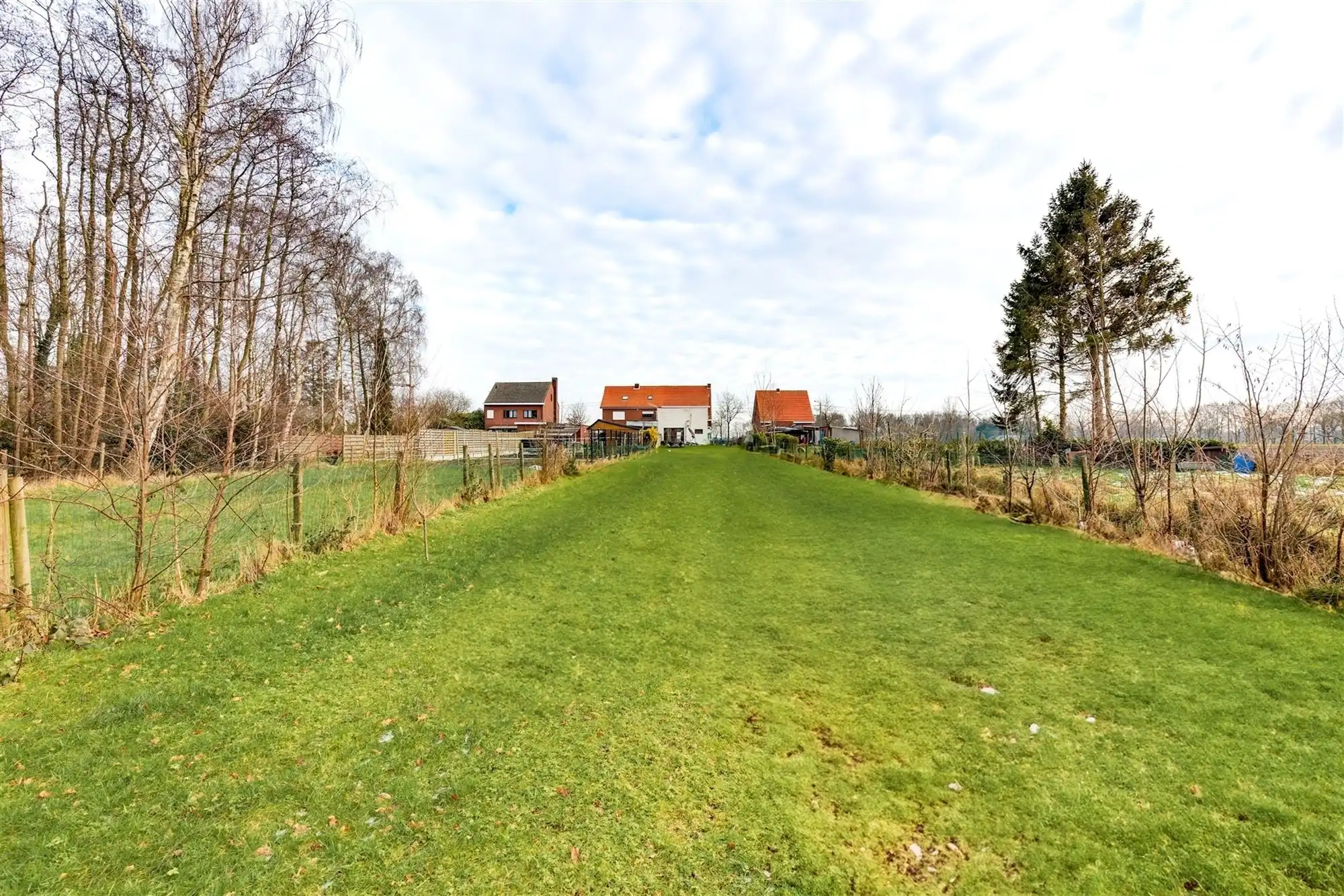 Knap gerenoveerde gezinswoning op een ruim perceel foto 8