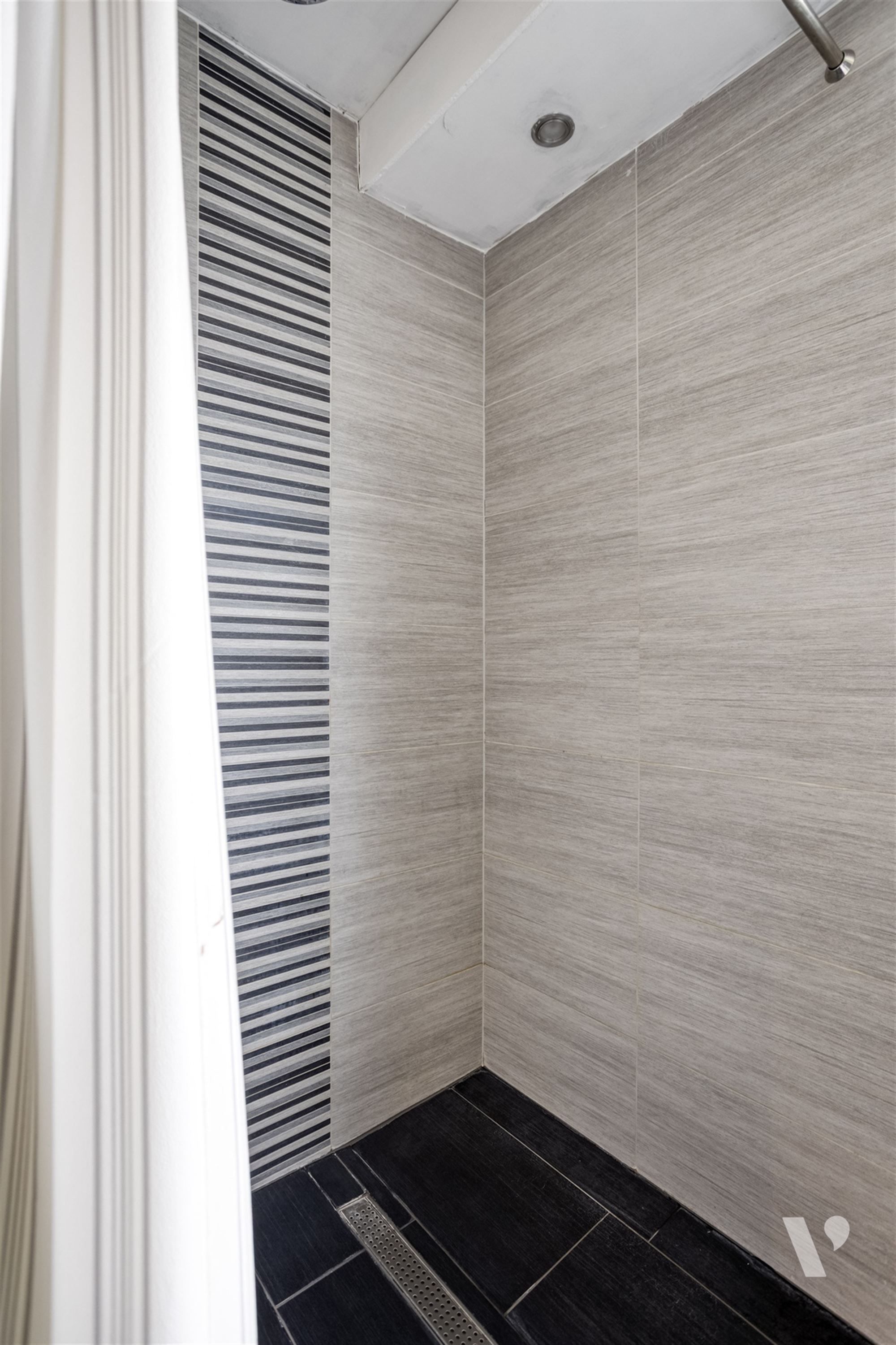 Energiezuinige woning met welness en uitzicht op boomgaard foto 24