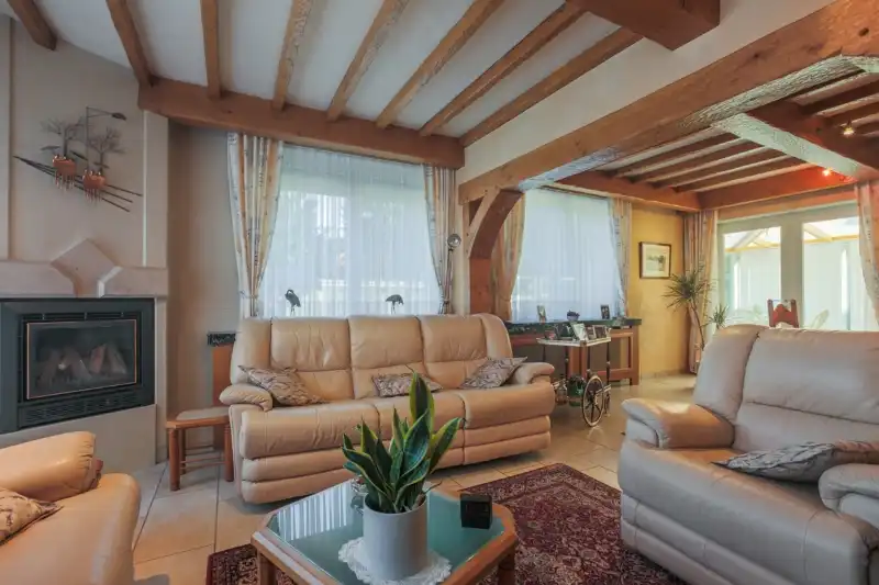 Verzorgde halfopen woning met 3 slaapkamers, tuin en ruime garage op een totale grondoppervlakte van 393m². foto 3