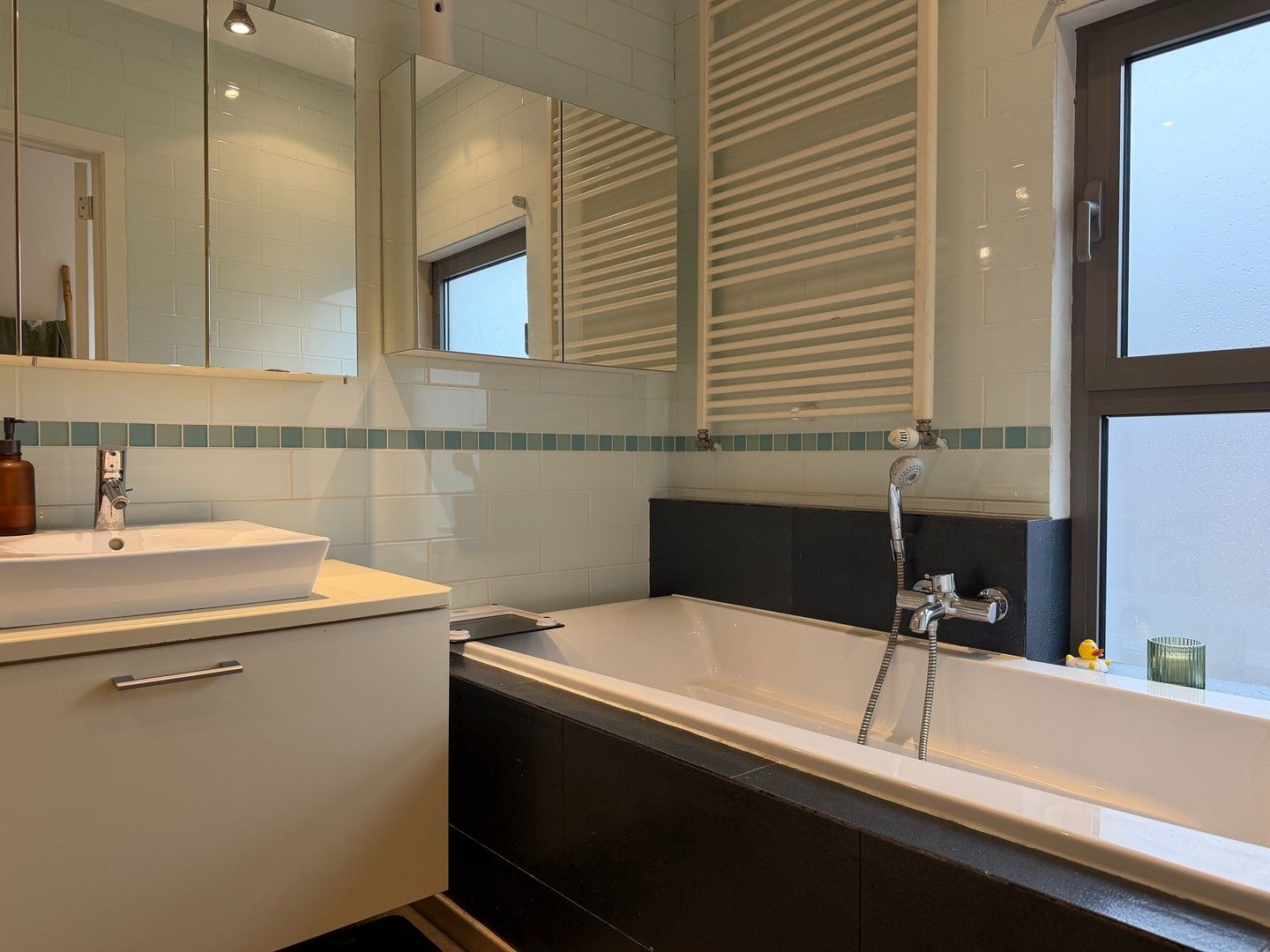 Moderne half open woning met 2 slaapkamers foto 13