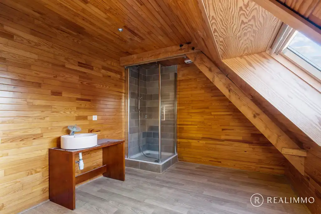 Deels gerenoveerde fermette op toplocatie! foto 18