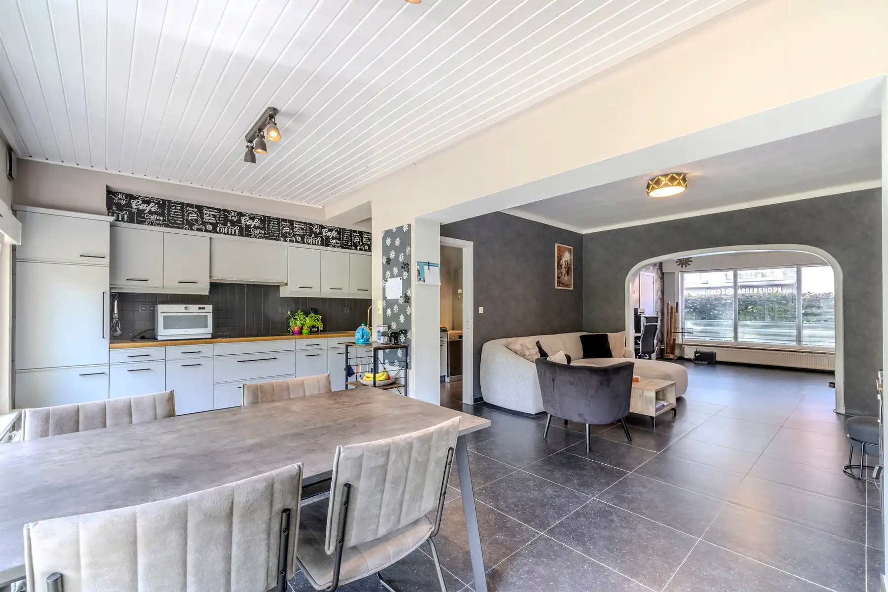 Instapklare woning met 4 slpks, 2 badks en gezellige tuin foto 5