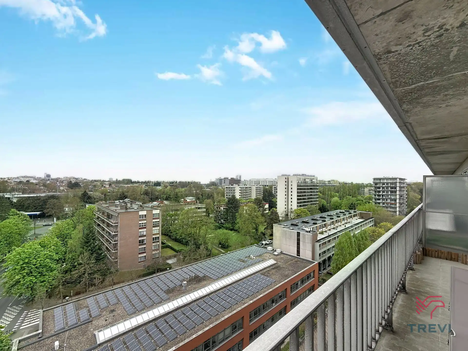 Licht appartement met 2 slaapkamers op de 10e verdieping! foto 16