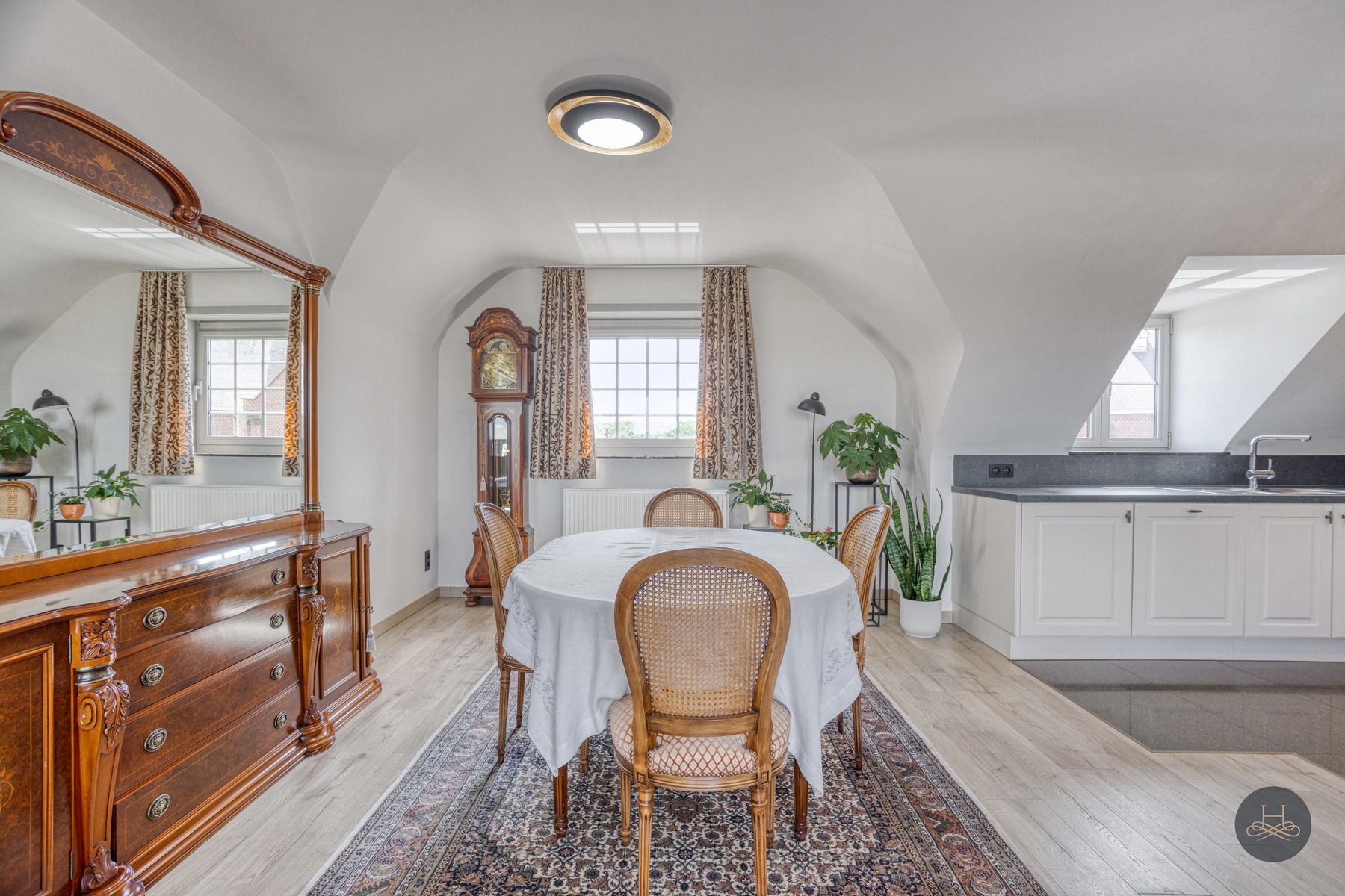 Ruim dakappartement (2017) met enorm terras op een A locatie foto 5