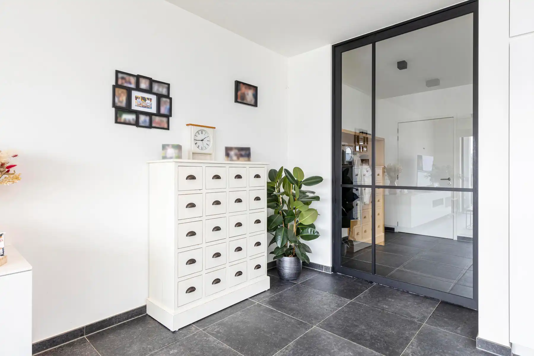 Modern recent appartement met 3 slaapkamers en groot terras  foto 13