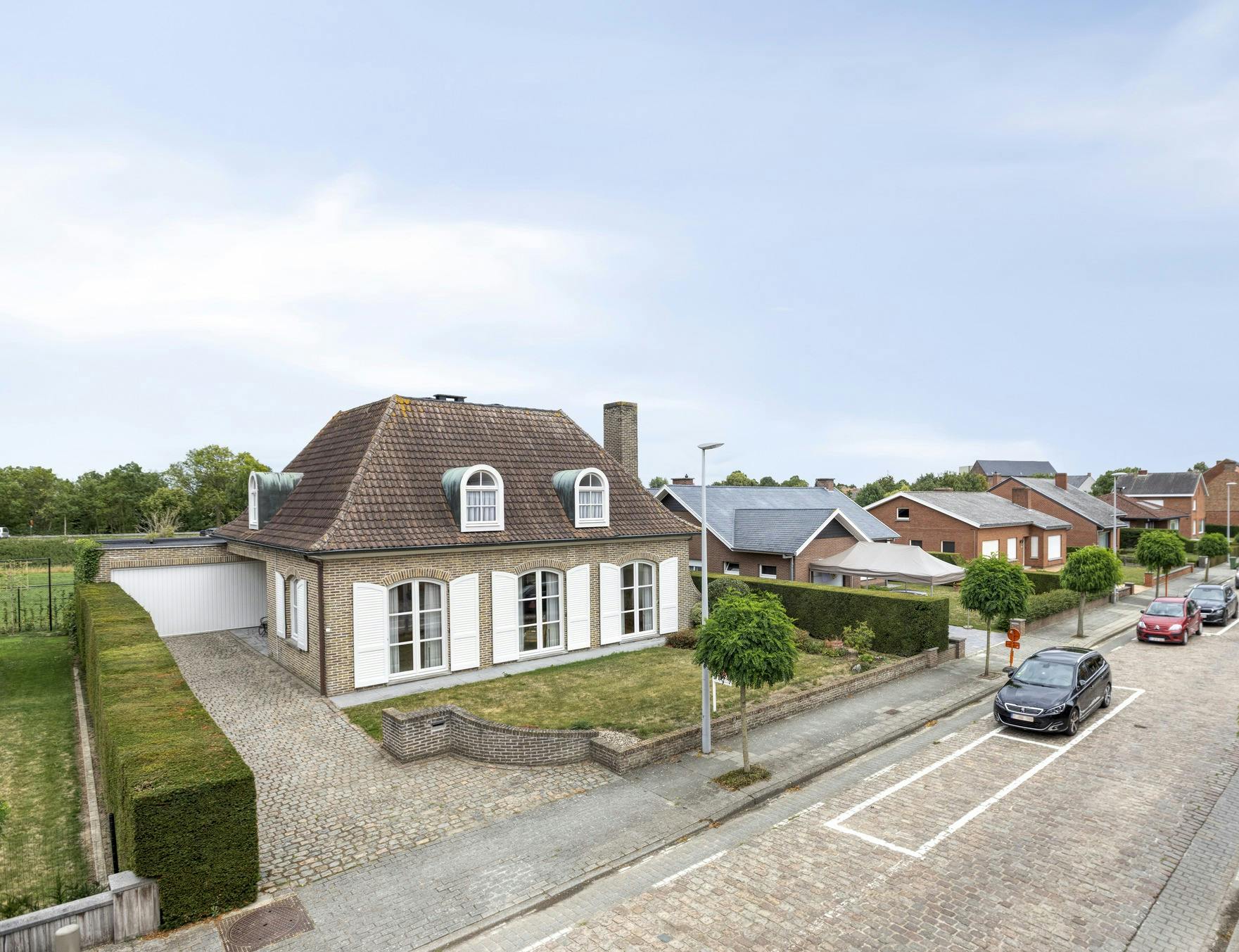 Villa te koop in Boezinge met 5 kamers en garage foto 3