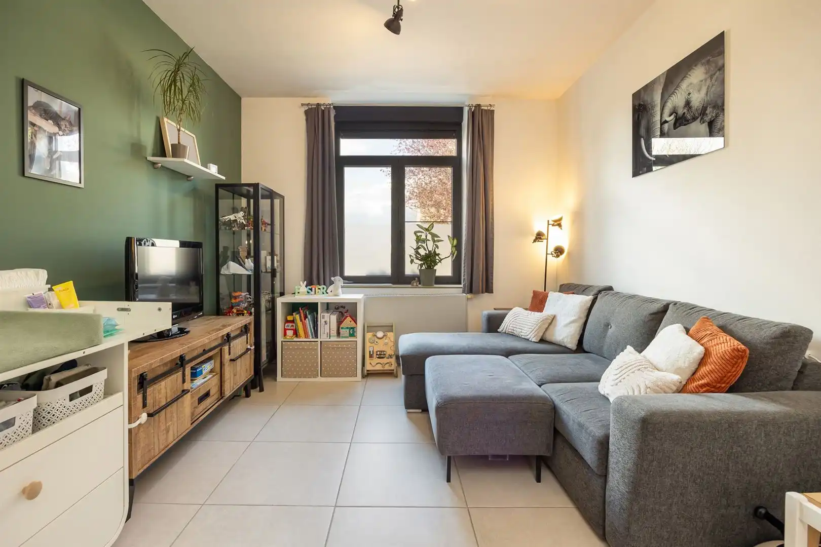 Verrassend ruime woning met 7 slaapkamers en tuin. foto 4