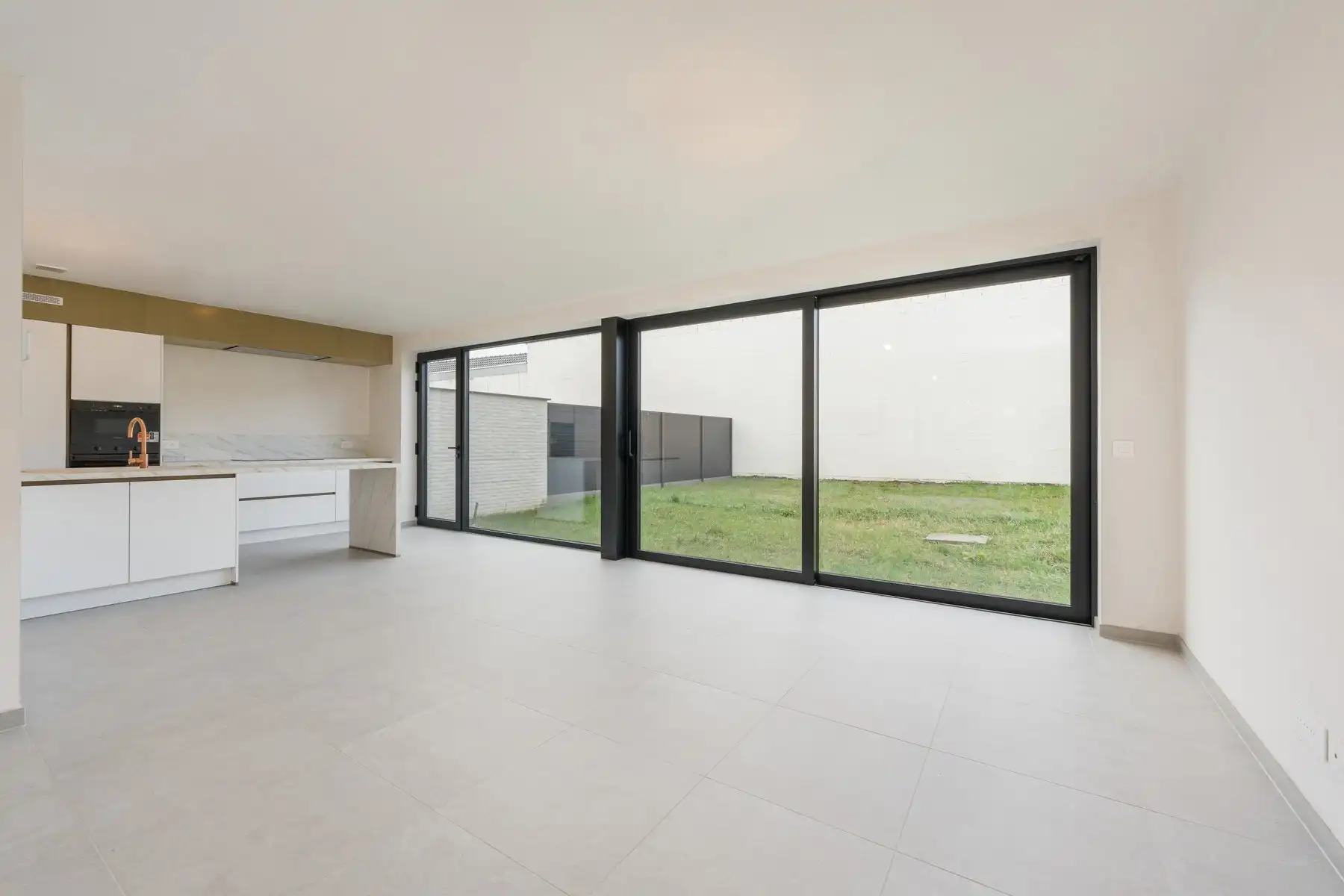 Moderne nieuwbouwwoning foto 5