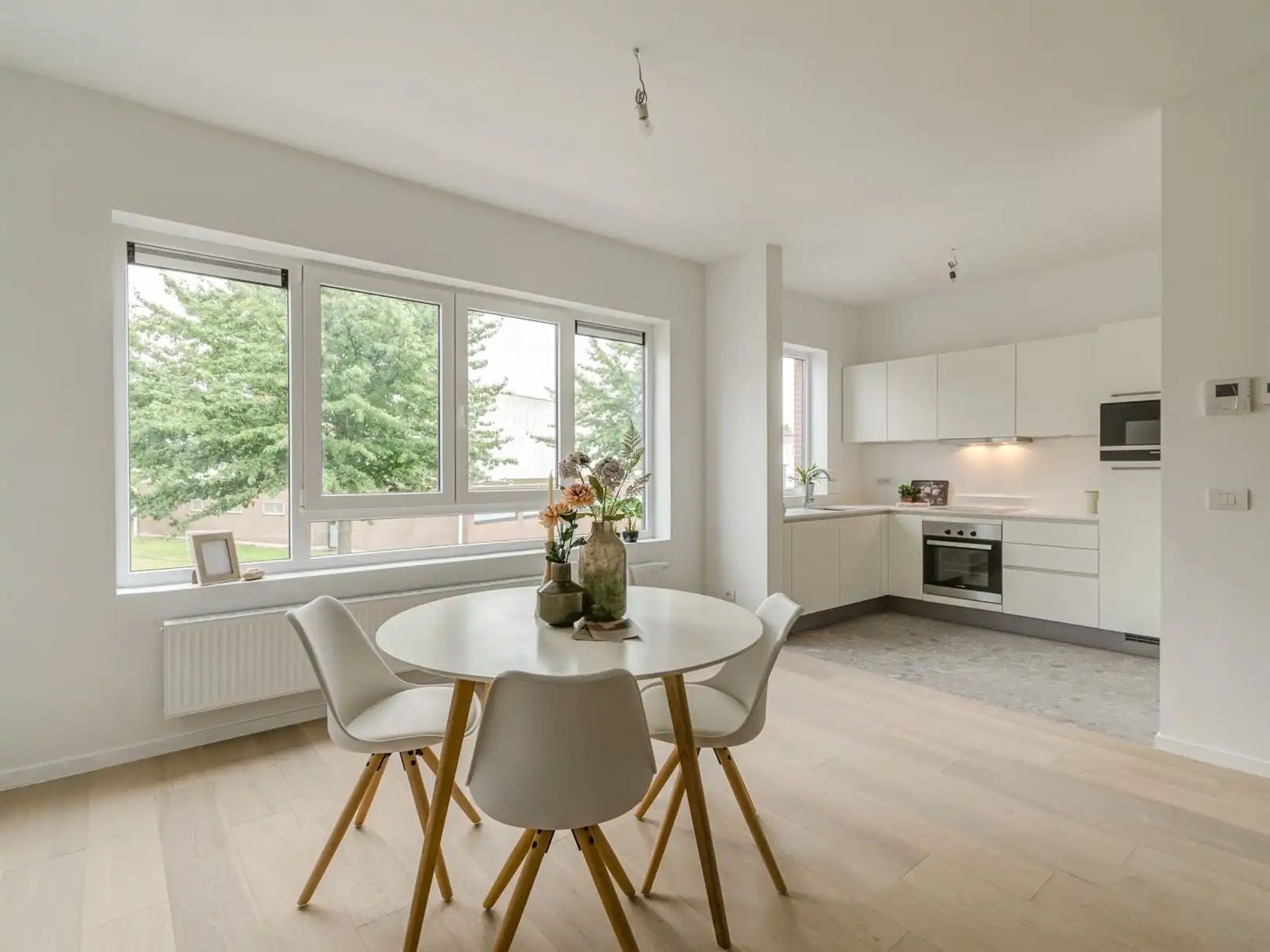 Licht en ruim 2-slaapkamerappartement met zuidwest georiënteerd terras.  foto 5