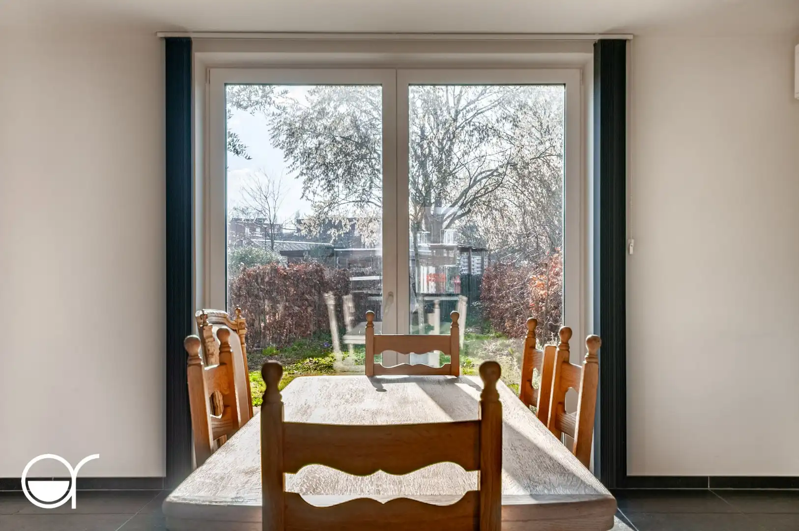 Woning met 3 - 4 slaapkamers met zonnige tuin foto 11