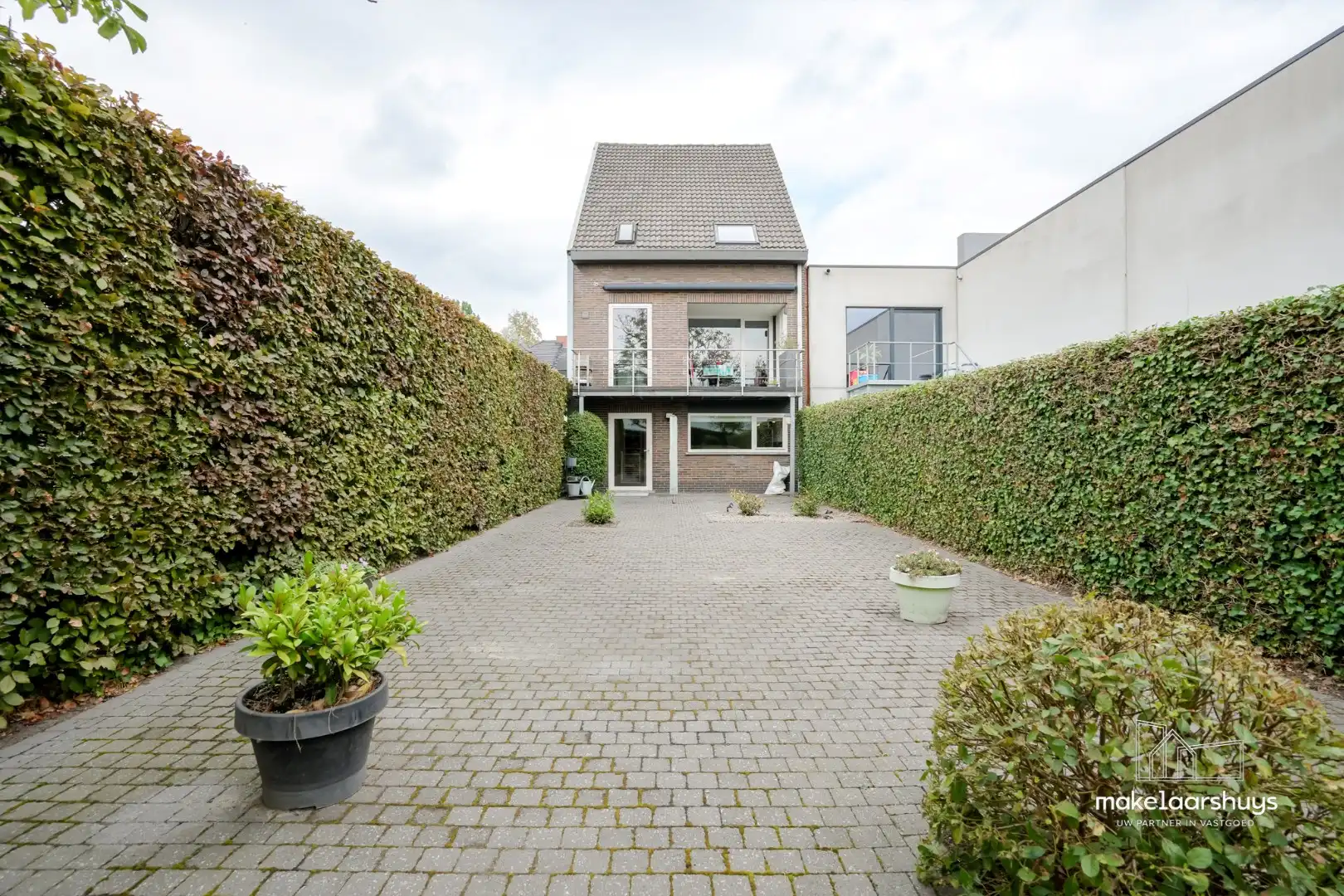 Goed onderhouden bel-etage met lift (regio Planet Group Arena) foto 16