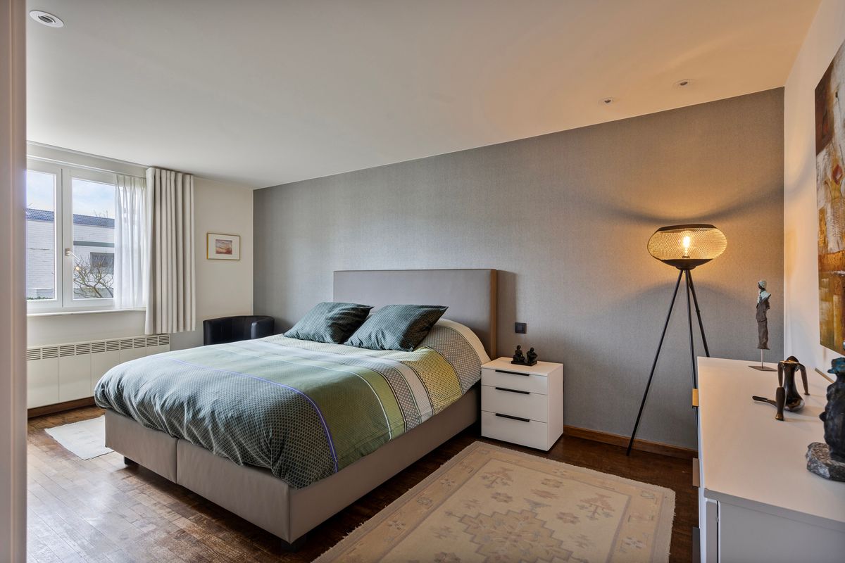 Ruime gelijkvloerse woning met bedrijfshal foto 13