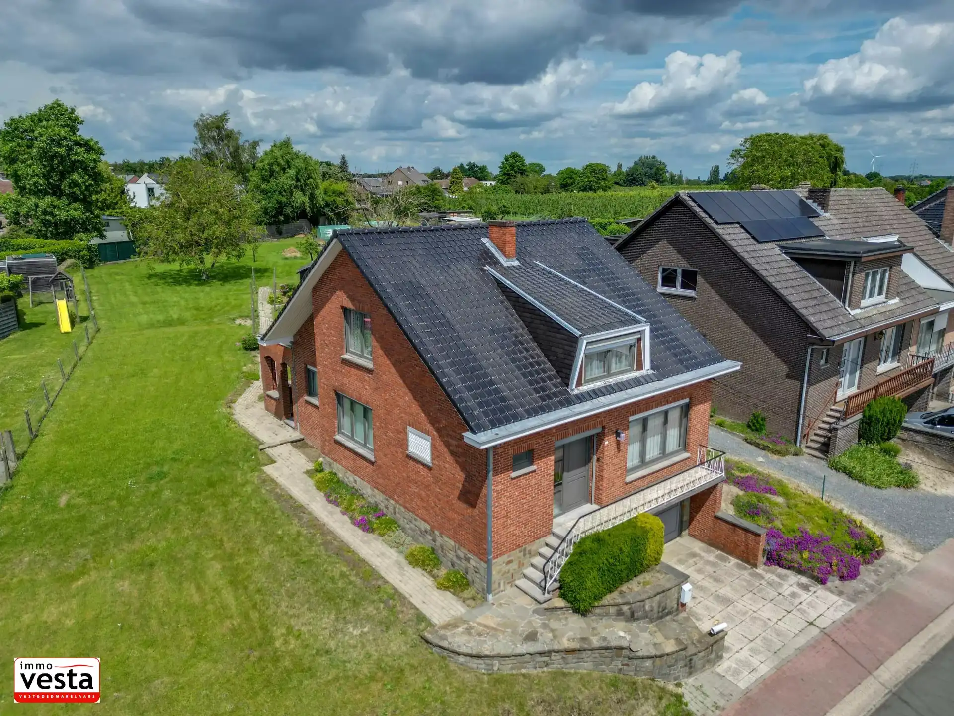 Gezellige gezinswoning met 3 slaapkamers foto 2